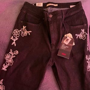 Levi’s 721 high rise skinny ankle jeans